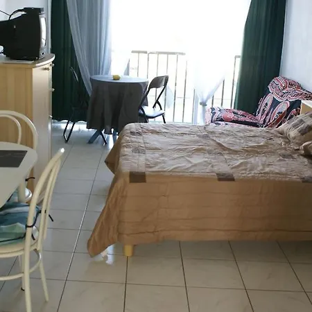 46, Heliopolis Fgh Au Village Naturiste דירה